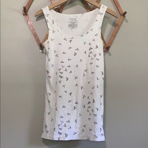 Hummingbird print white tank top
